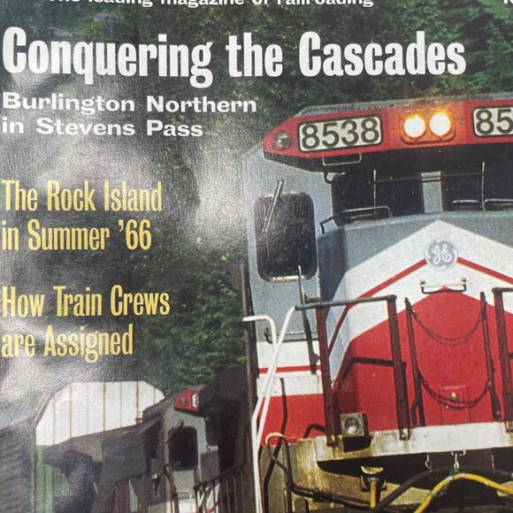 Trains Magazine of Railroading u November 1994 Vol 54 No 11 How Train Crews Are - Picture 3 of 9